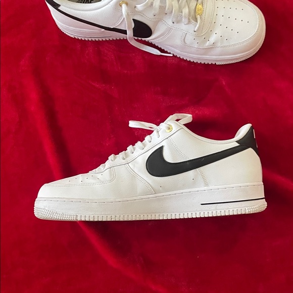 Nike Men's White and Black Air Force 1 Sneakers - Picture 5 of 11